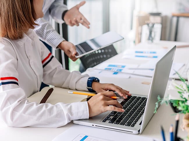 Custom-made cybersecurity training for corporations and security professionals